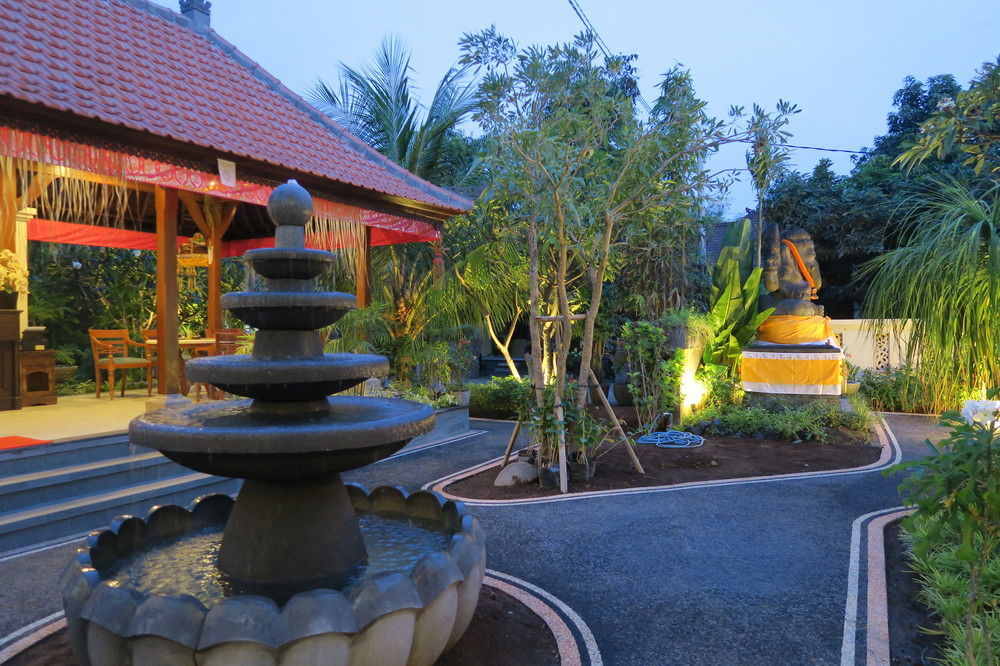 Pondok Anyar Hotel Kuta Lombok Esterno foto
